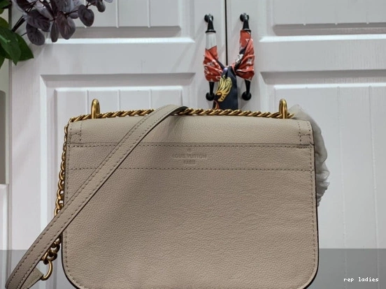 Cheap LOUIS PM LOCKME CHAIN VUITTON 0803